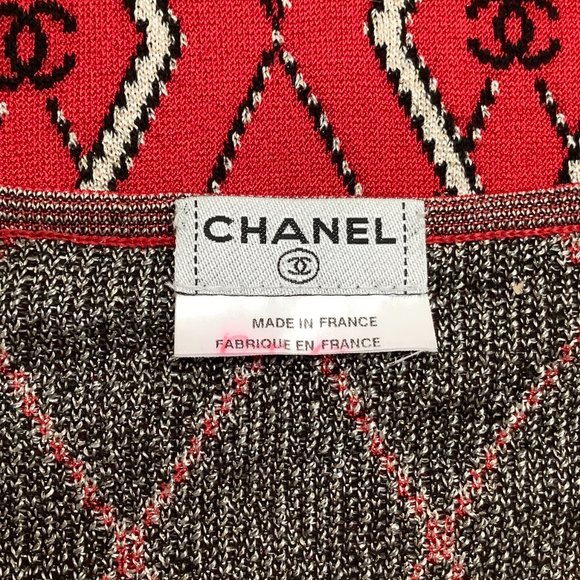 Chanel Sequined Diamond Red / Black / White Sweater - Picture 6 of 6
